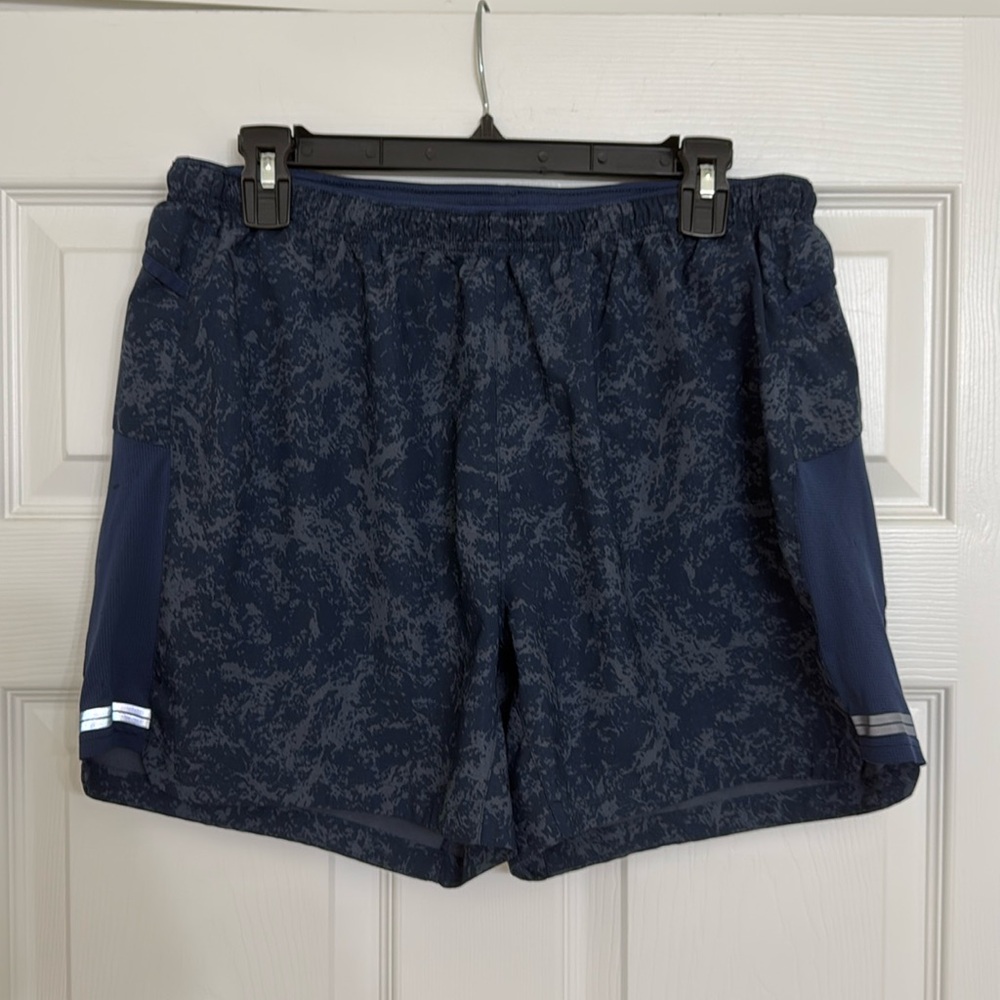 Brooks Running Gym Shorts Tiger Camo Navy Blue Men’s Size Large 5in inseam